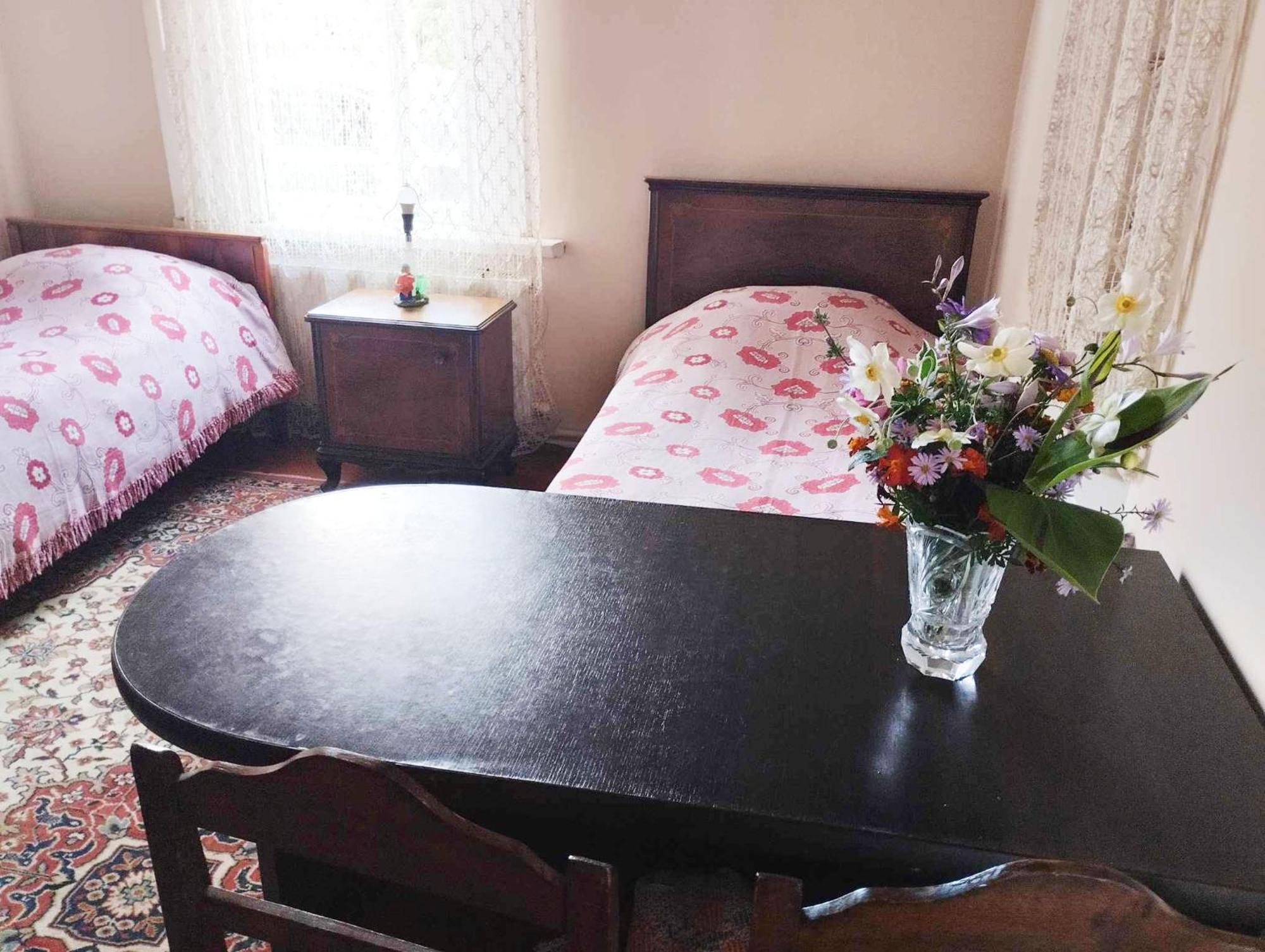Guest House Tall Rooms Зугдиди Экстерьер фото
